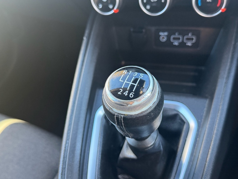 Renault 1.5 Blue dCi Iconic Hatchback 5dr Diesel Manual Euro 6 (s/s) (85 ps)