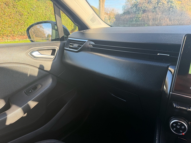 Renault 1.5 Blue dCi Iconic Hatchback 5dr Diesel Manual Euro 6 (s/s) (85 ps)