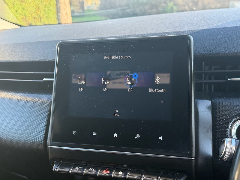 Renault 1.5 Blue dCi Iconic Hatchback 5dr Diesel Manual Euro 6 (s/s) (85 ps)