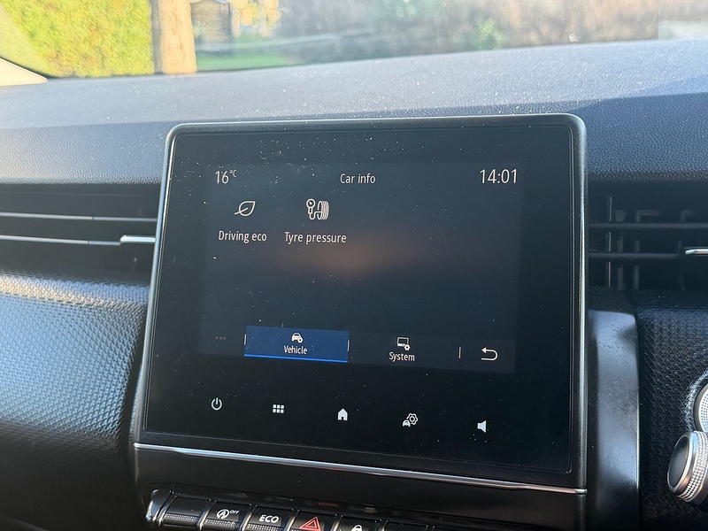 Renault 1.5 Blue dCi Iconic Hatchback 5dr Diesel Manual Euro 6 (s/s) (85 ps)