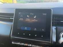 Renault Clio Blue dCi Iconic 