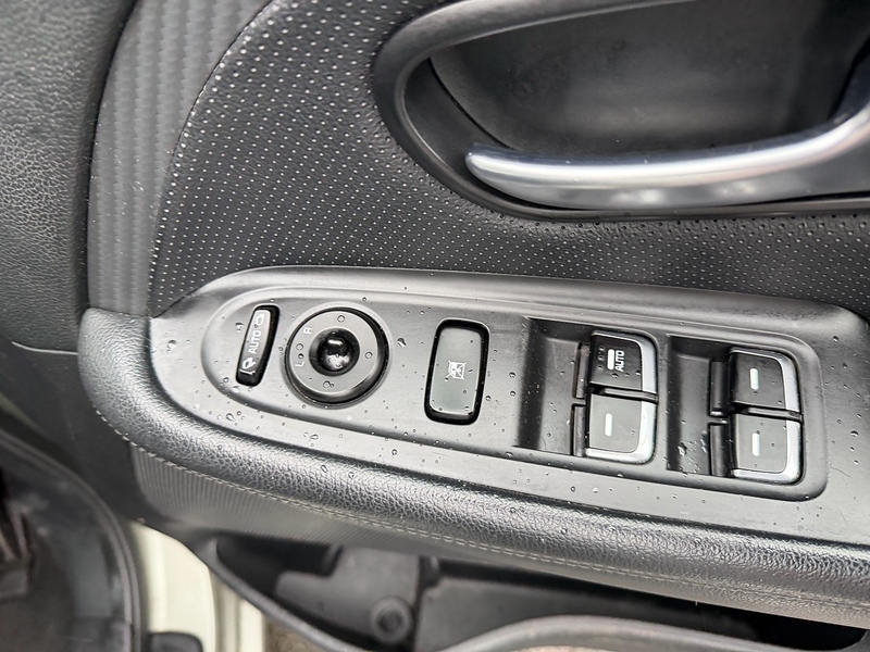 Kia 1.7 CRDi 3 MPV 5dr Diesel Manual Euro 6 (s/s) (139 bhp)