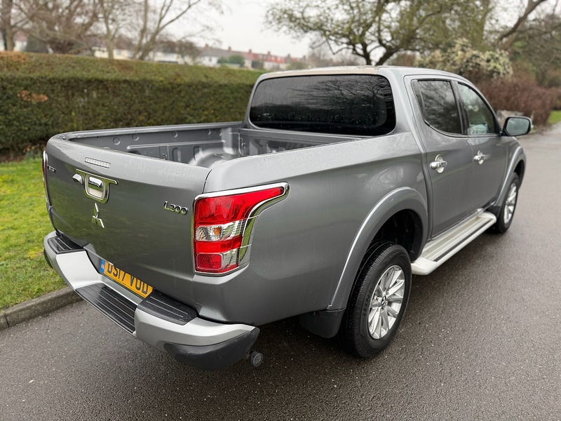 Mitsubishi 2.4 DI-D DC Barbarian Pickup Double Cab 4dr Diesel Manual 4WD Euro 6 (178 ps)