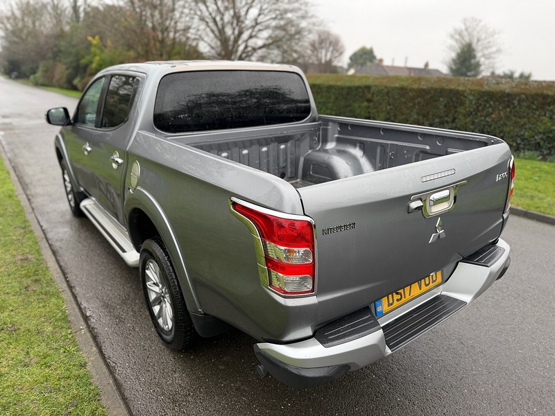 Mitsubishi 2.4 DI-D DC Barbarian Pickup Double Cab 4dr Diesel Manual 4WD Euro 6 (178 ps)