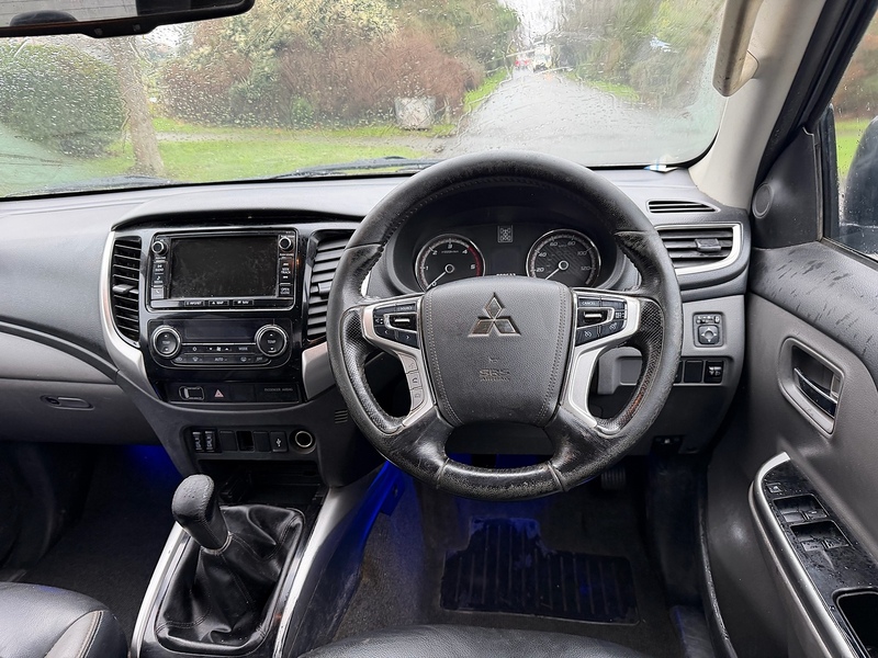 Mitsubishi 2.4 DI-D DC Barbarian Pickup Double Cab 4dr Diesel Manual 4WD Euro 6 (178 ps)