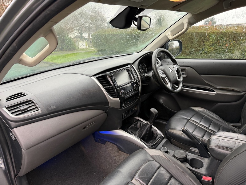 Mitsubishi 2.4 DI-D DC Barbarian Pickup Double Cab 4dr Diesel Manual 4WD Euro 6 (178 ps)