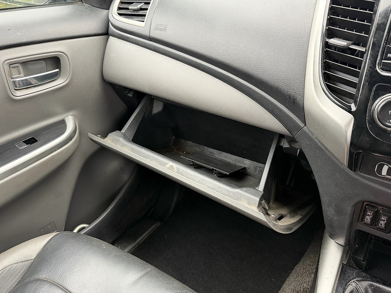 Mitsubishi 2.4 DI-D DC Barbarian Pickup Double Cab 4dr Diesel Manual 4WD Euro 6 (178 ps)