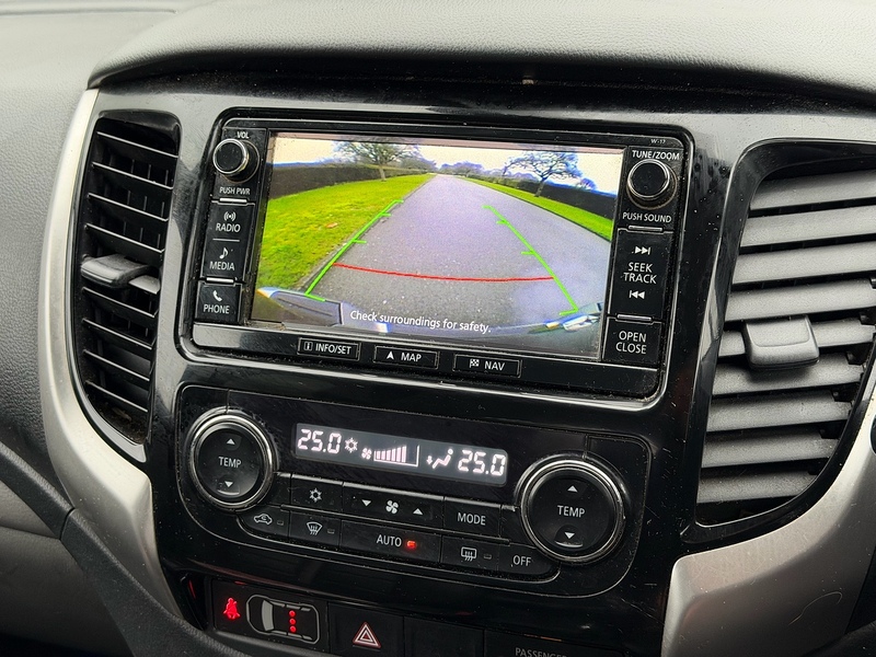 Mitsubishi 2.4 DI-D DC Barbarian Pickup Double Cab 4dr Diesel Manual 4WD Euro 6 (178 ps)