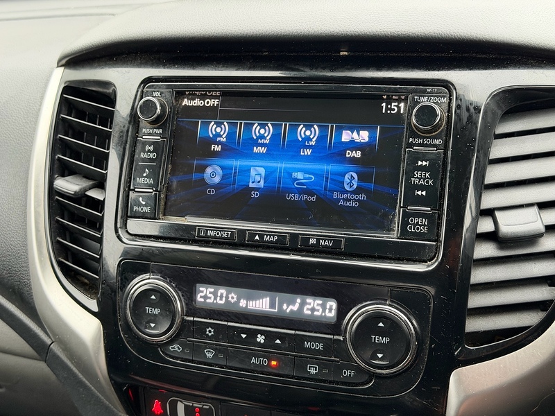 Mitsubishi 2.4 DI-D DC Barbarian Pickup Double Cab 4dr Diesel Manual 4WD Euro 6 (178 ps)