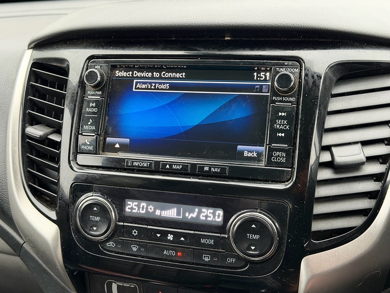 Mitsubishi 2.4 DI-D DC Barbarian Pickup Double Cab 4dr Diesel Manual 4WD Euro 6 (178 ps)