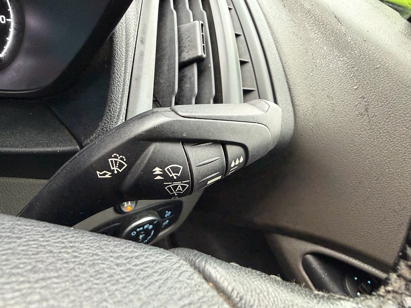 Ford 240 EcoBlue Limited Panel Van 1.5 Manual Diesel