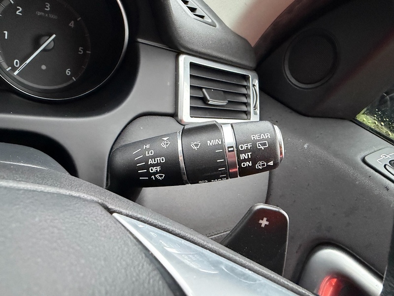 Land Rover TD4 HSE SUV 2.0 Automatic Diesel