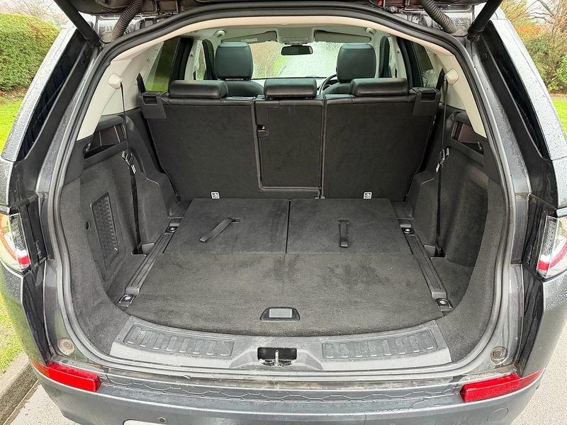 Land Rover TD4 HSE SUV 2.0 Automatic Diesel