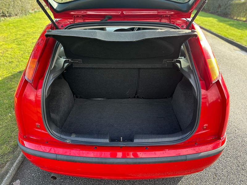 Ford i LX Hatchback 1.6 Manual Petrol