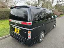 Nissan Elgrand  