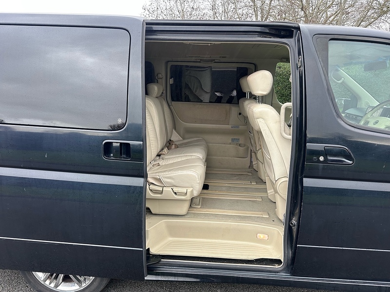 Nissan  MPV 0.0 Petrol