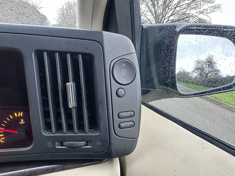 Nissan  MPV 0.0 Petrol