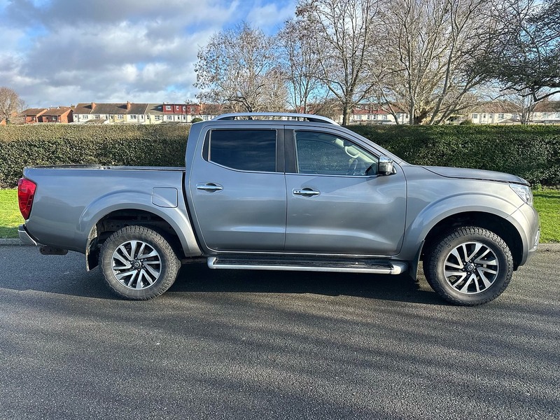 Nissan dCi Tekna Pickup 2.3 Manual Diesel