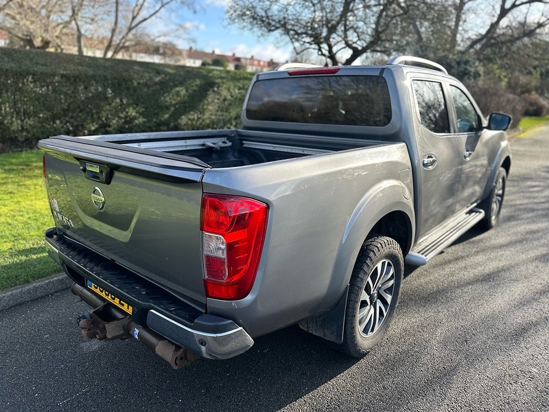 Nissan dCi Tekna Pickup 2.3 Manual Diesel