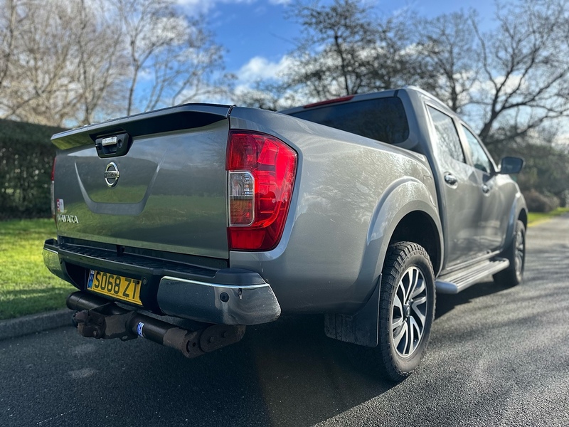 Nissan dCi Tekna Pickup 2.3 Manual Diesel