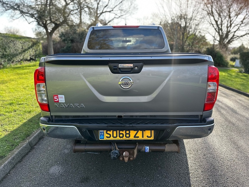 Nissan dCi Tekna Pickup 2.3 Manual Diesel