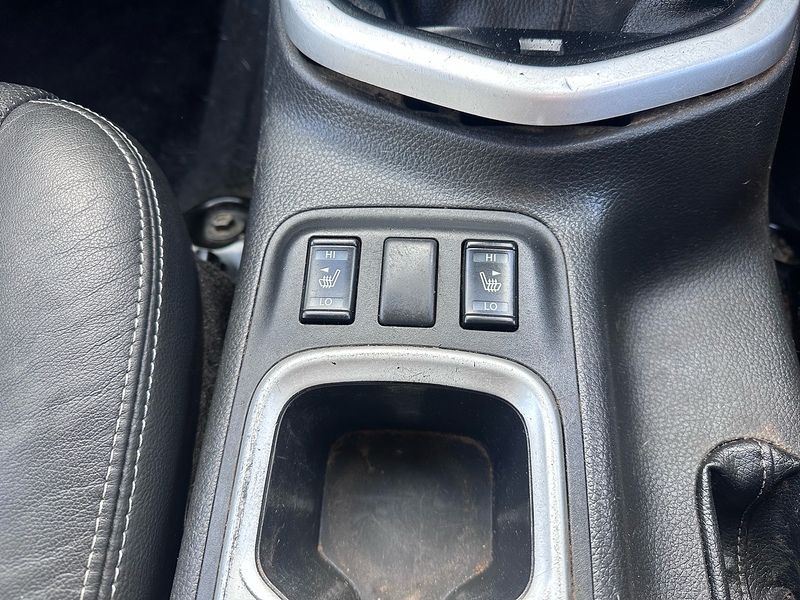 Nissan dCi Tekna Pickup 2.3 Manual Diesel