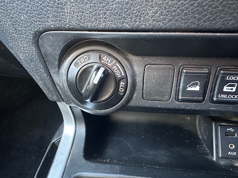 Nissan dCi Tekna Pickup 2.3 Manual Diesel