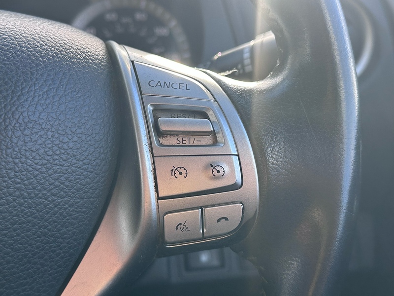 Nissan dCi Tekna Pickup 2.3 Manual Diesel