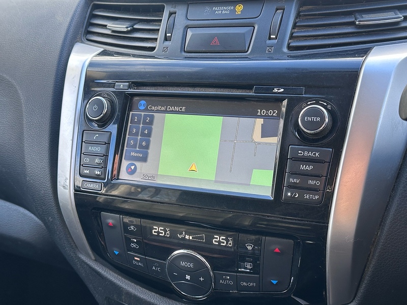 Nissan dCi Tekna Pickup 2.3 Manual Diesel