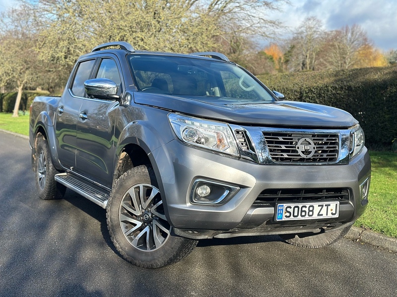 Nissan dCi Tekna Pickup 2.3 Manual Diesel