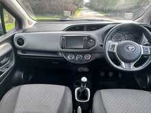 Toyota Yaris Dual VVT-i Icon 