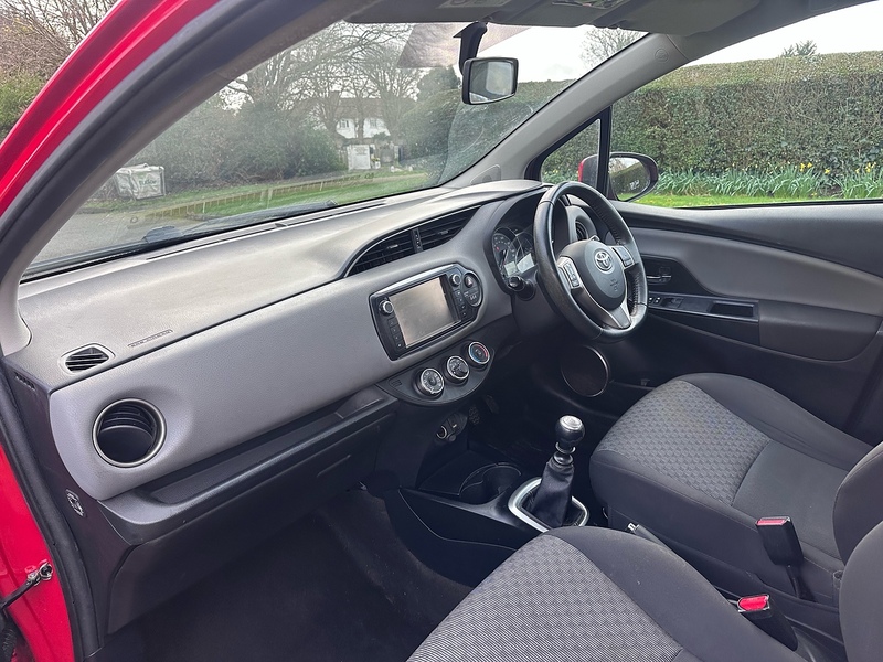 Toyota Dual VVT-i Icon Hatchback 1.3 Manual Petrol