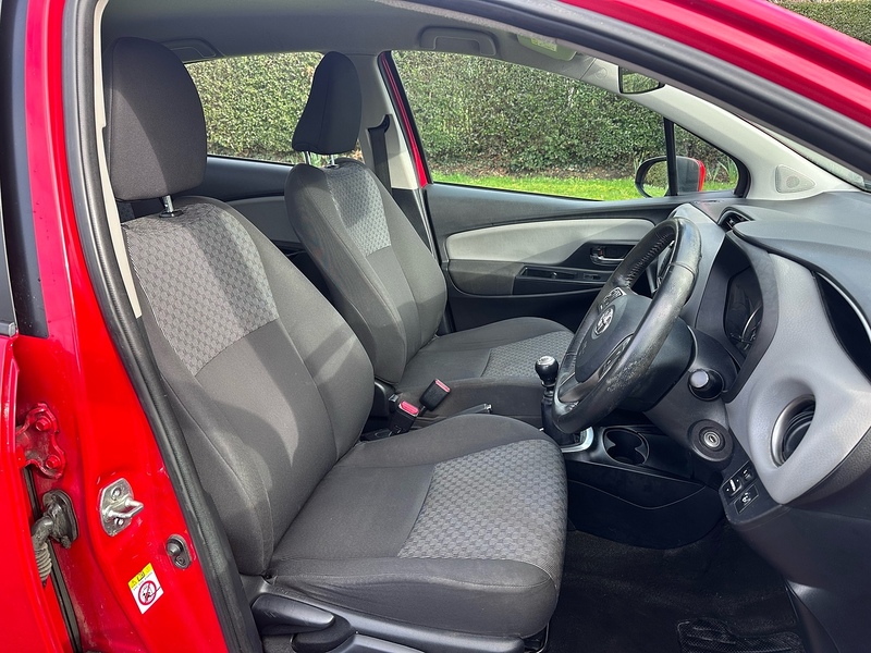 Toyota Dual VVT-i Icon Hatchback 1.3 Manual Petrol