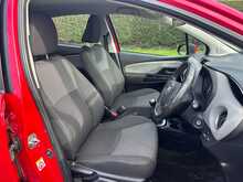 Toyota Yaris Dual VVT-i Icon 