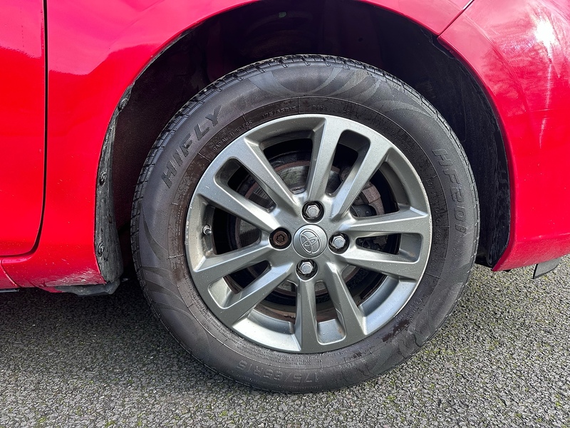 Toyota Dual VVT-i Icon Hatchback 1.3 Manual Petrol