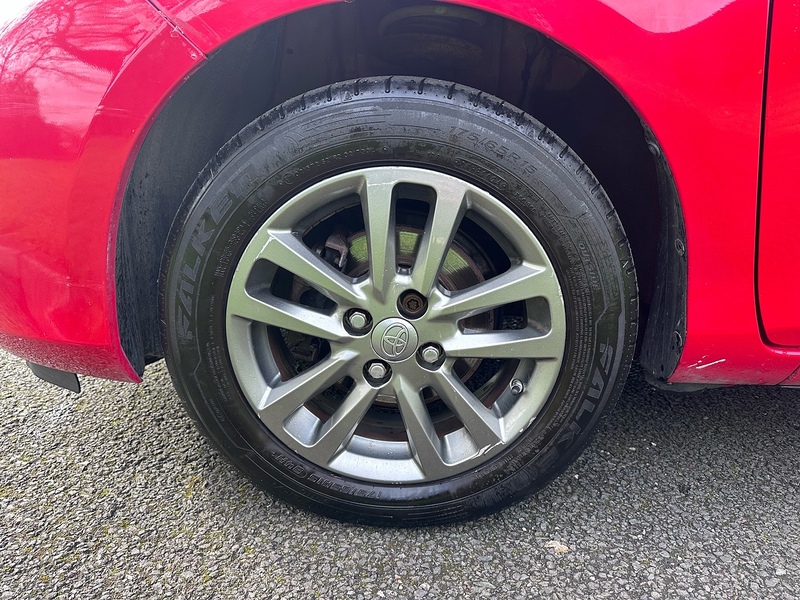 Toyota Dual VVT-i Icon Hatchback 1.3 Manual Petrol