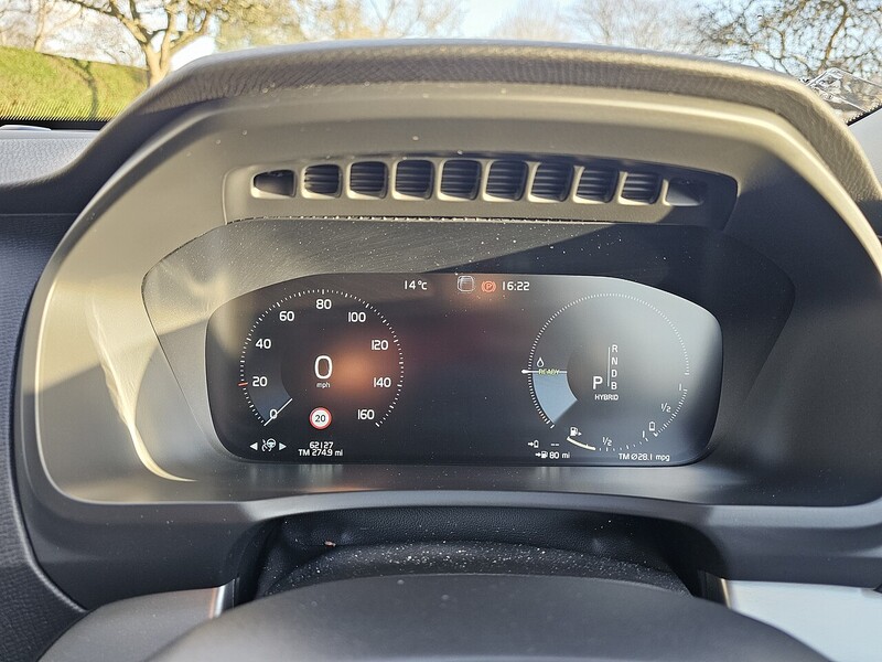 Volvo h T8 Twin Engine Momentum Pro SUV 2.0 Automatic Petrol Plug-in Hybrid