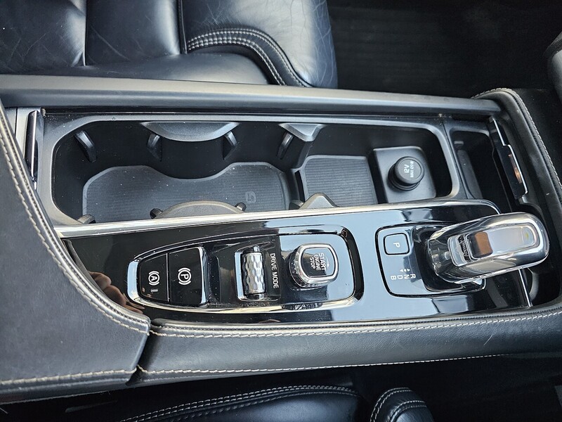 Volvo h T8 Twin Engine Momentum Pro SUV 2.0 Automatic Petrol Plug-in Hybrid