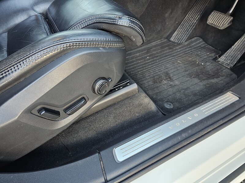 Volvo h T8 Twin Engine Momentum Pro SUV 2.0 Automatic Petrol Plug-in Hybrid