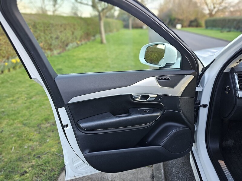 Volvo h T8 Twin Engine Momentum Pro SUV 2.0 Automatic Petrol Plug-in Hybrid