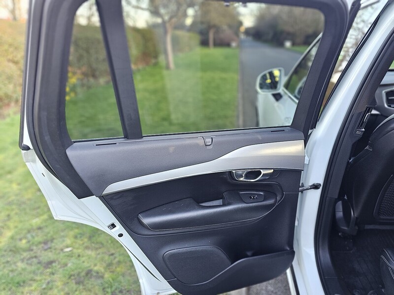 Volvo h T8 Twin Engine Momentum Pro SUV 2.0 Automatic Petrol Plug-in Hybrid