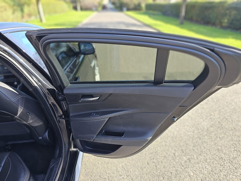 Jaguar d R-Sport Saloon 2.0 Automatic Diesel