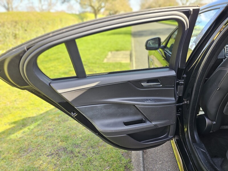 Jaguar d R-Sport Saloon 2.0 Automatic Diesel