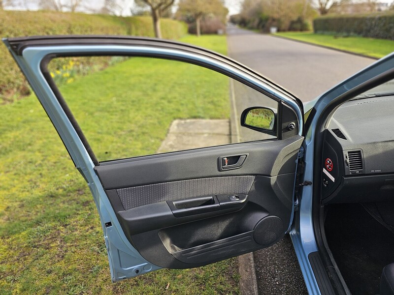 Hyundai 1.4 GSi Hatchback 5dr Petrol Manual (141 g/km, 95 bhp)