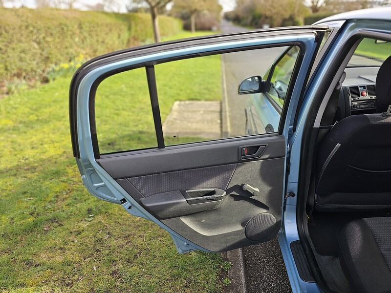 Hyundai 1.4 GSi Hatchback 5dr Petrol Manual (141 g/km, 95 bhp)