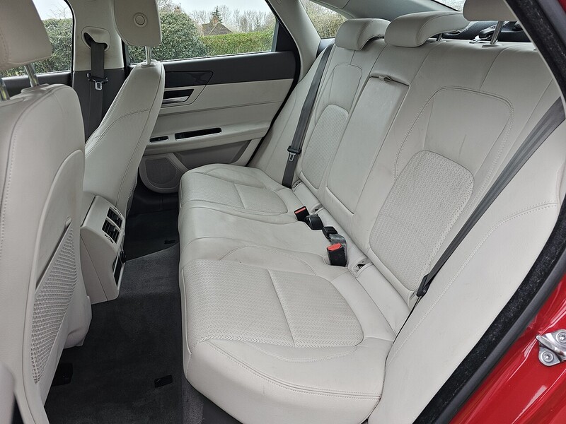 Jaguar d Prestige Saloon 2.0 Manual Diesel