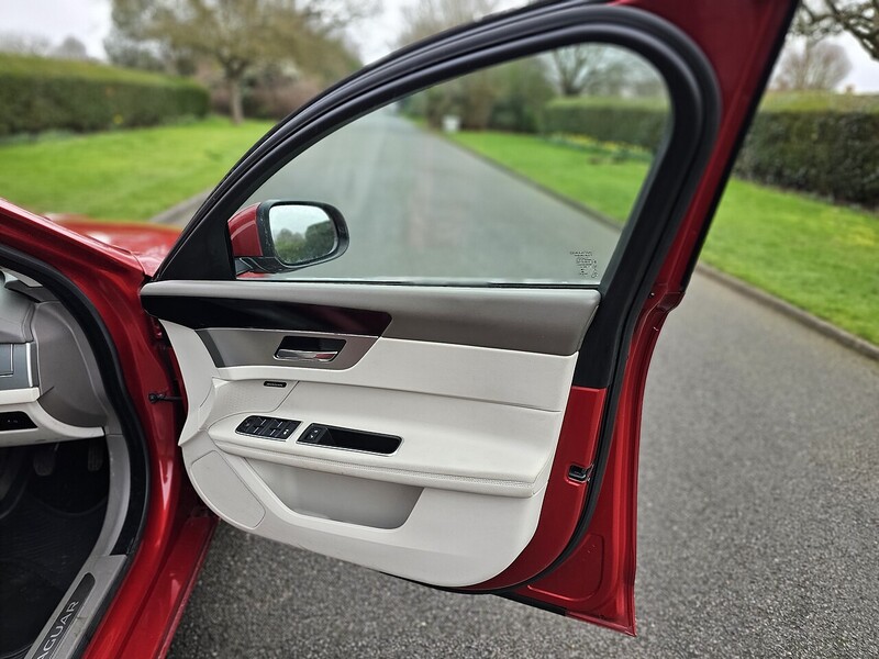 Jaguar d Prestige Saloon 2.0 Manual Diesel