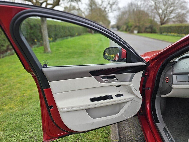 Jaguar d Prestige Saloon 2.0 Manual Diesel