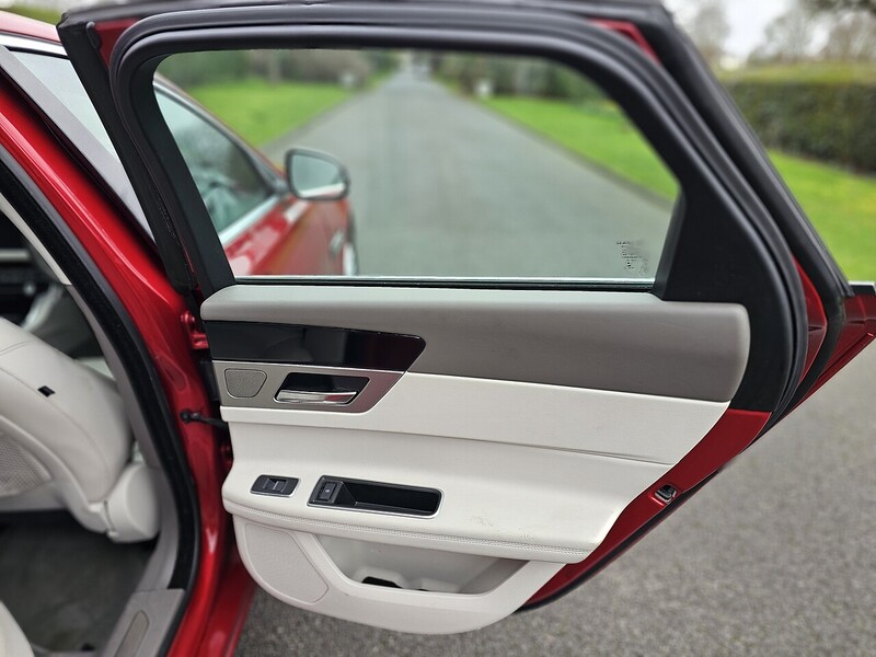 Jaguar d Prestige Saloon 2.0 Manual Diesel