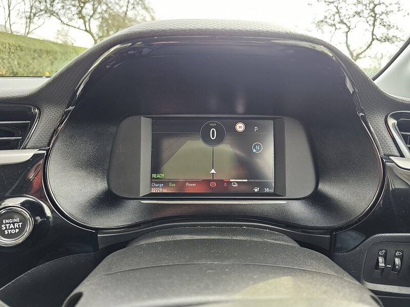 Vauxhall 50kWh SE Nav Premium Hatchback 5dr Electric Auto (7.4Kw Charger) (136 ps)